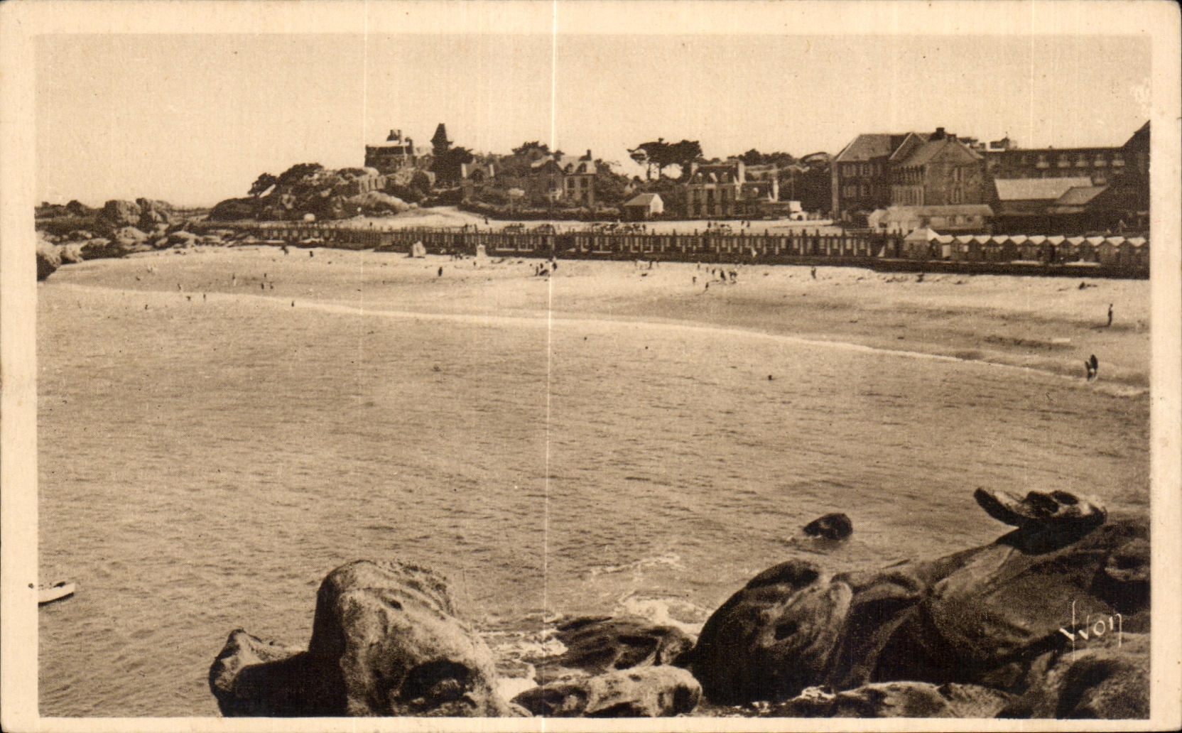 CPA Tregastel Vue Generale de la Plage