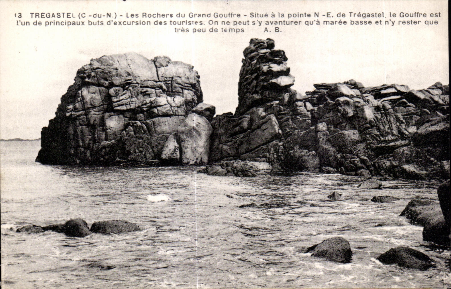 CPA Tregastel Les Rochers du Grand Gouffre Situe a la pointe Tregastel