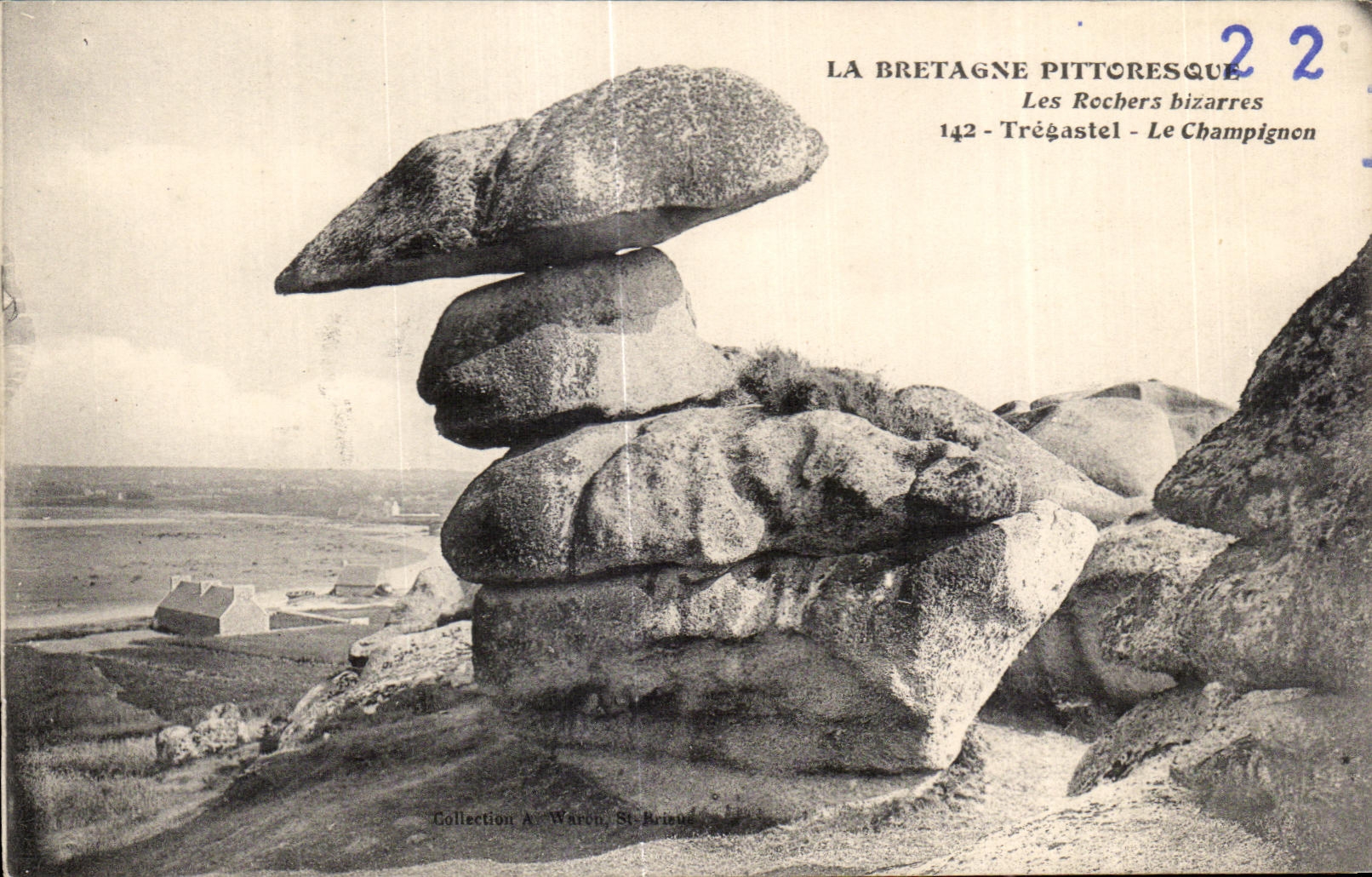 CPA La Bretagne Pittorresque Les Rochers bizarres Tregastel Le Champignen