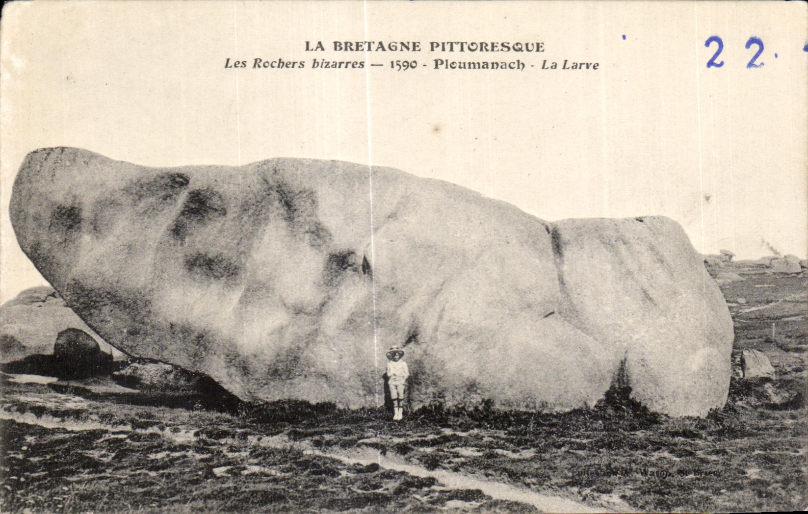 CPA La Bretagne Pittorresque Les Rochers bizarres Ploumanach La Larve