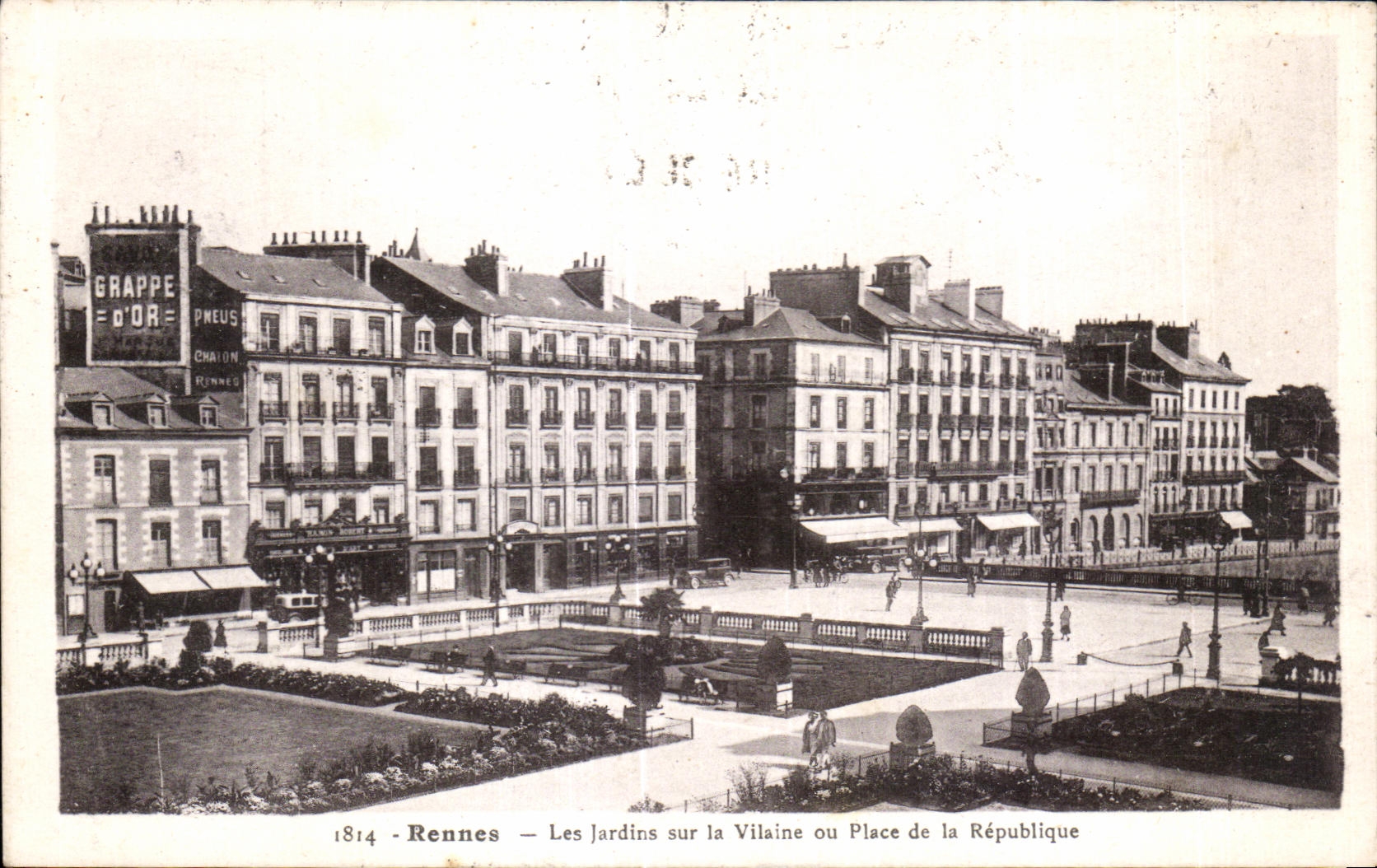CPA Rennes Les Jardins sur la Vilaine ou Place de la Republique