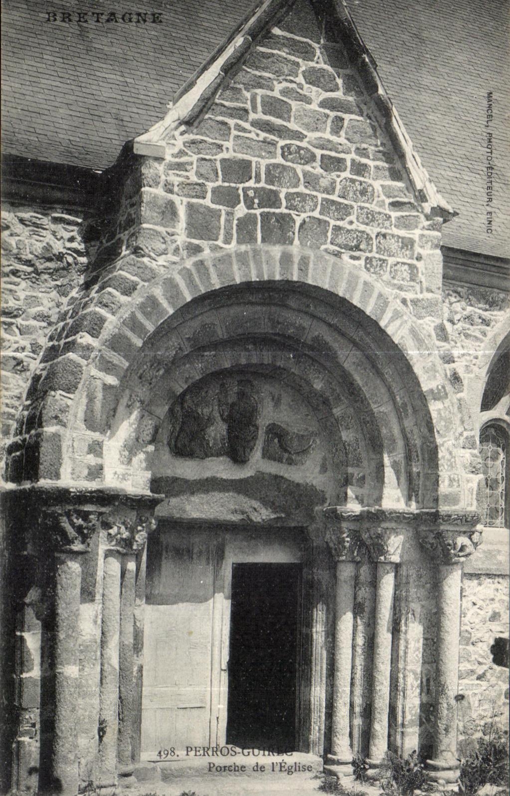 CPA Perros Guirec Porche de l Eglise