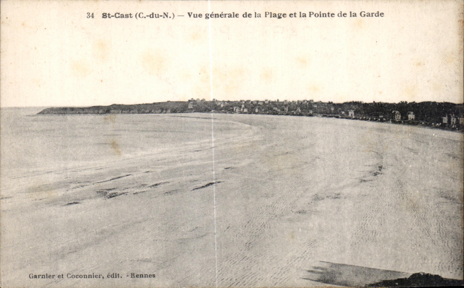 CPA St Cast Vue generale de la Plage et la Pointe de la Garde