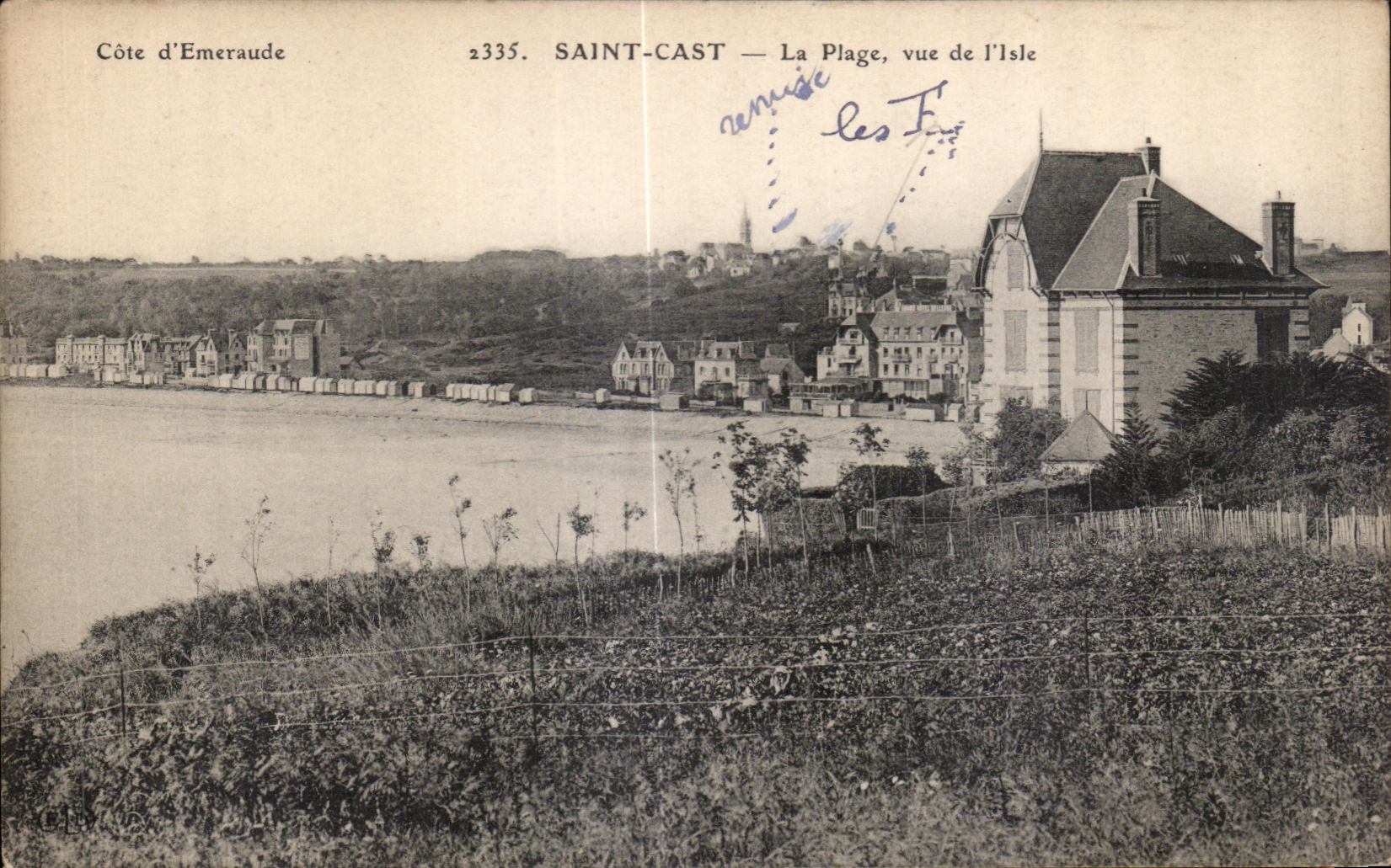 CPA Saint Cast La Plage Vue de l lsle