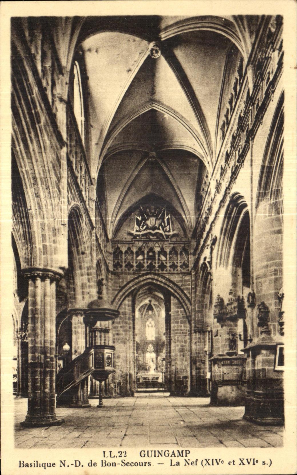 CPA Guingamp Basilique N D de Bon Secours