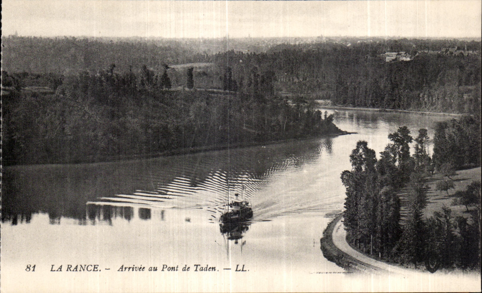 CPA La Rance Arive au Pont de Taden Bateau 