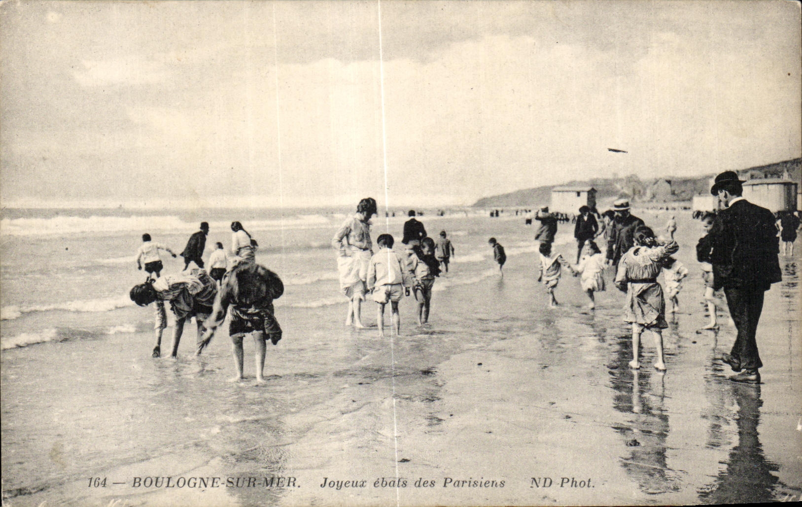 CPA Boulogne on Sea Joyeur Frolicking of the Parisian ones