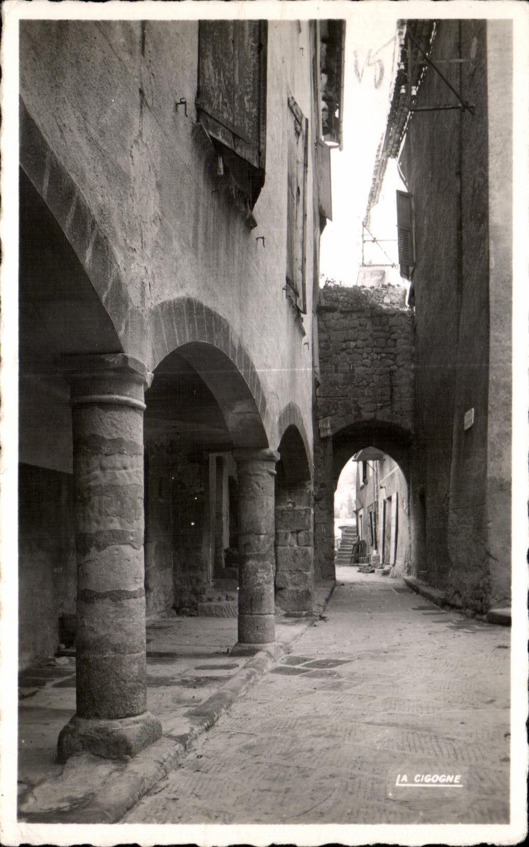 CPA Annot Rue Notre Dame Les Portiques