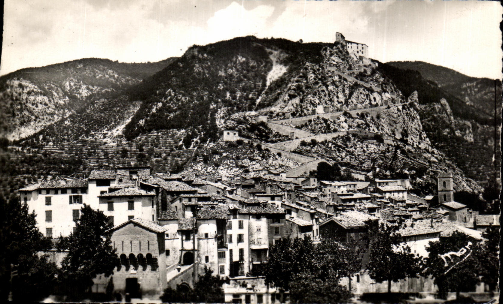 CPA Entrevaux Vue generale Porte Nationale