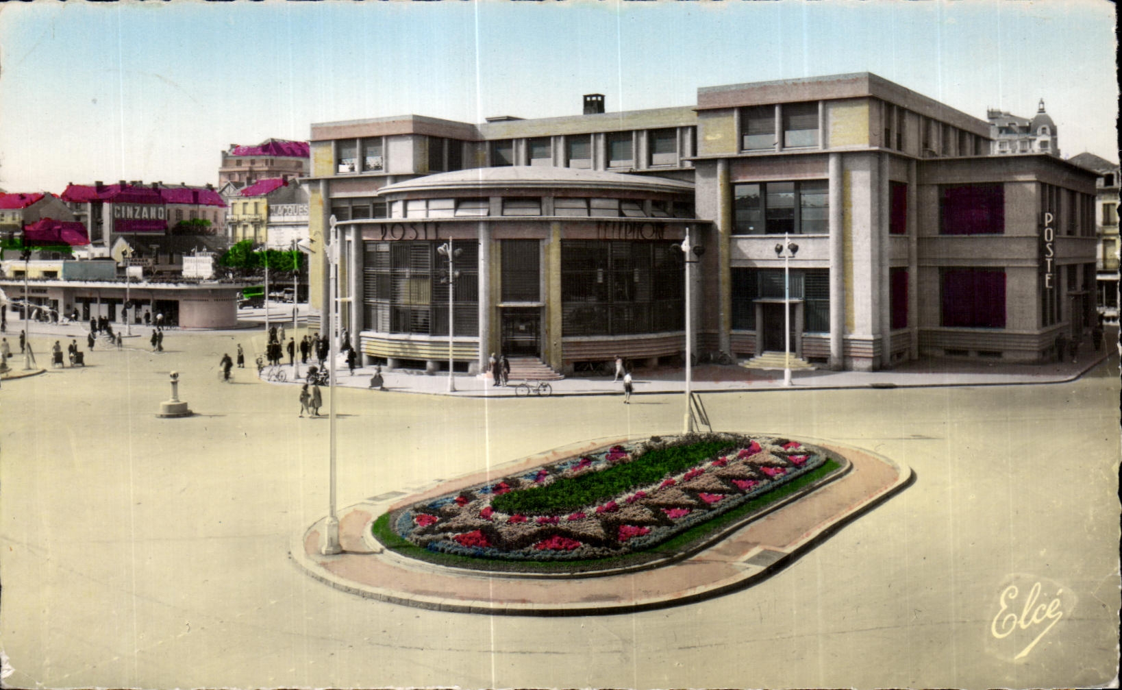 CPA Vichy Allier the new Post office and Train station Routiere