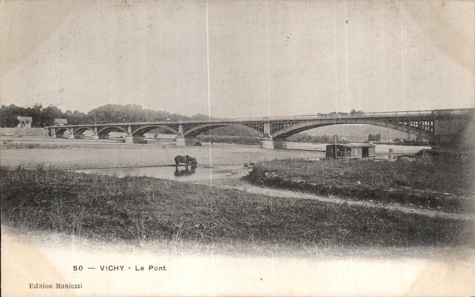 CPA Vichy Le Bridge Horse Horse