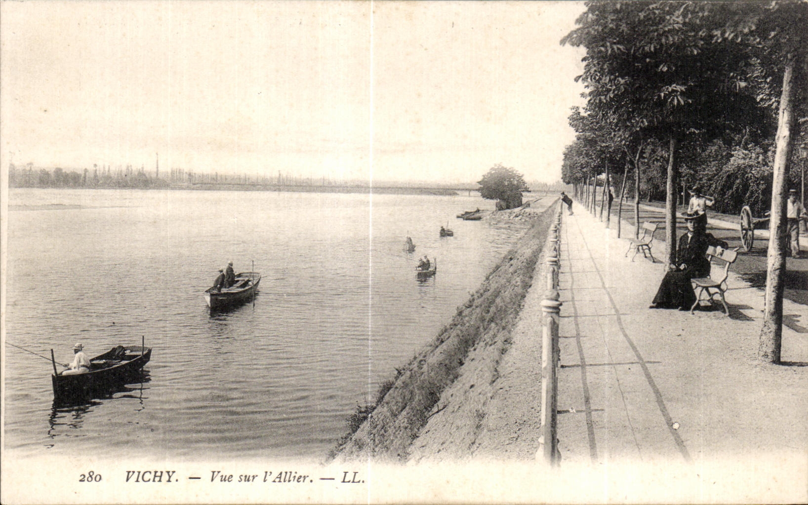 CPA Vichy Seen on Allier