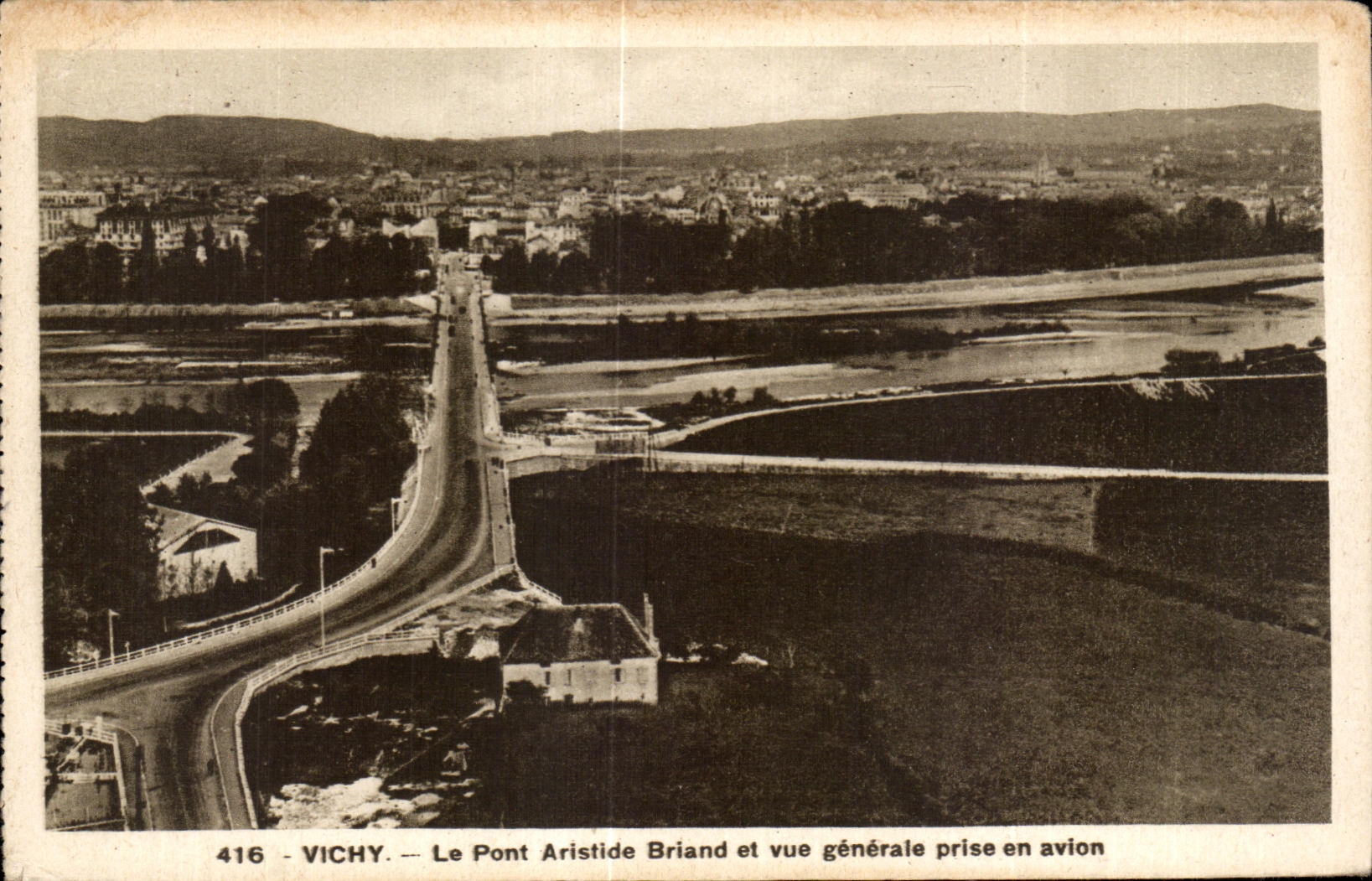 CPA Vichy Le Bridge Aristide Briand and View taken in the plane