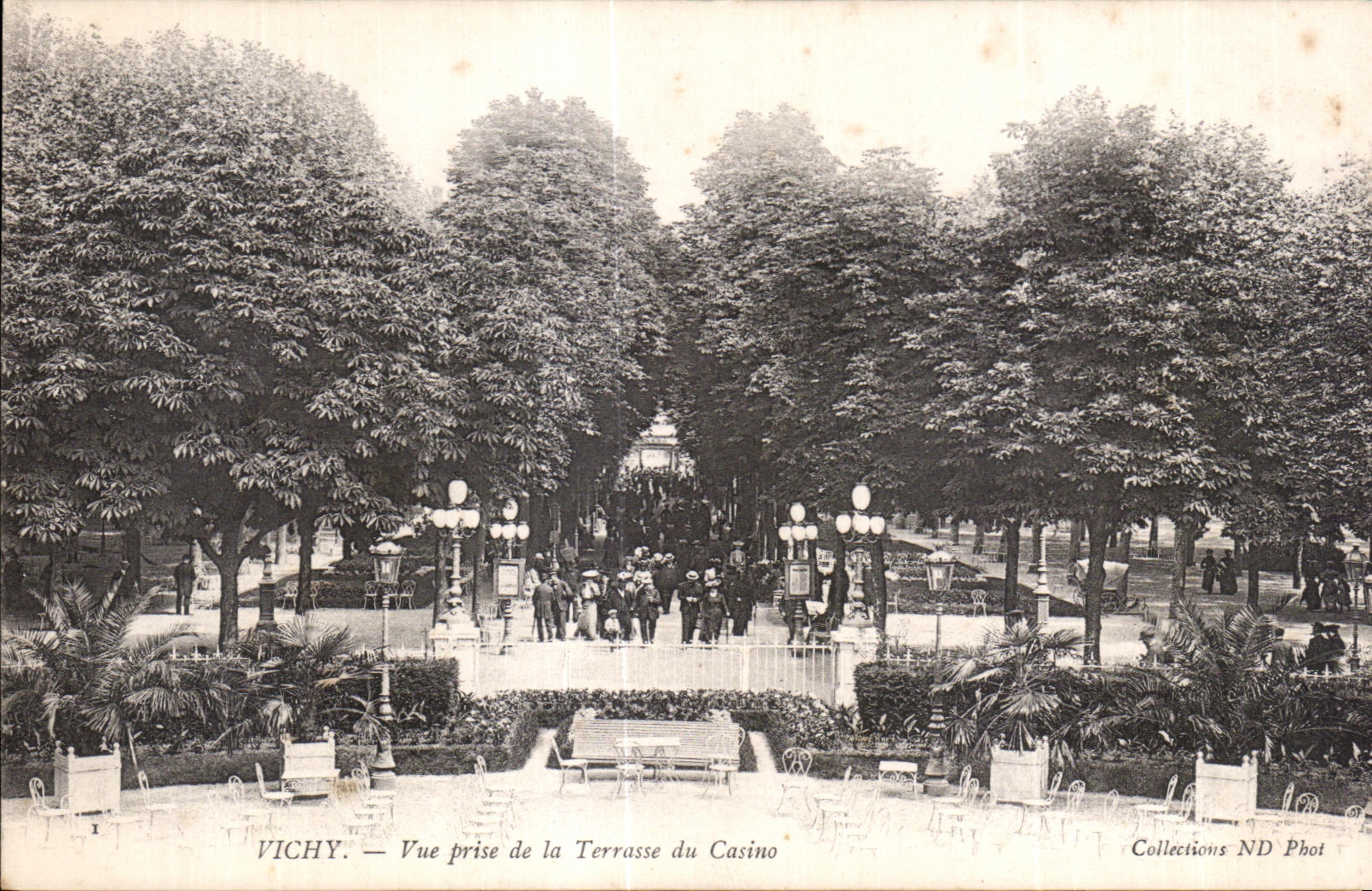 CPA Vichy Seen from of the Terrace of the Casino