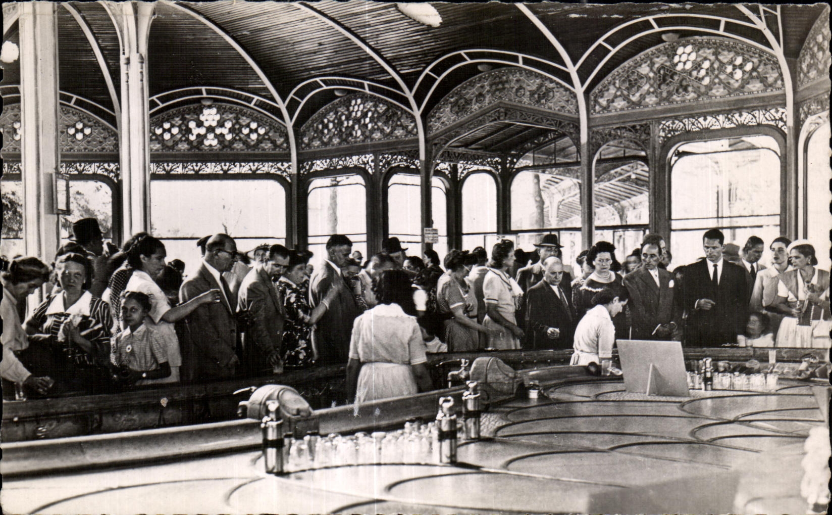 CPA Vichy La Source Chomel