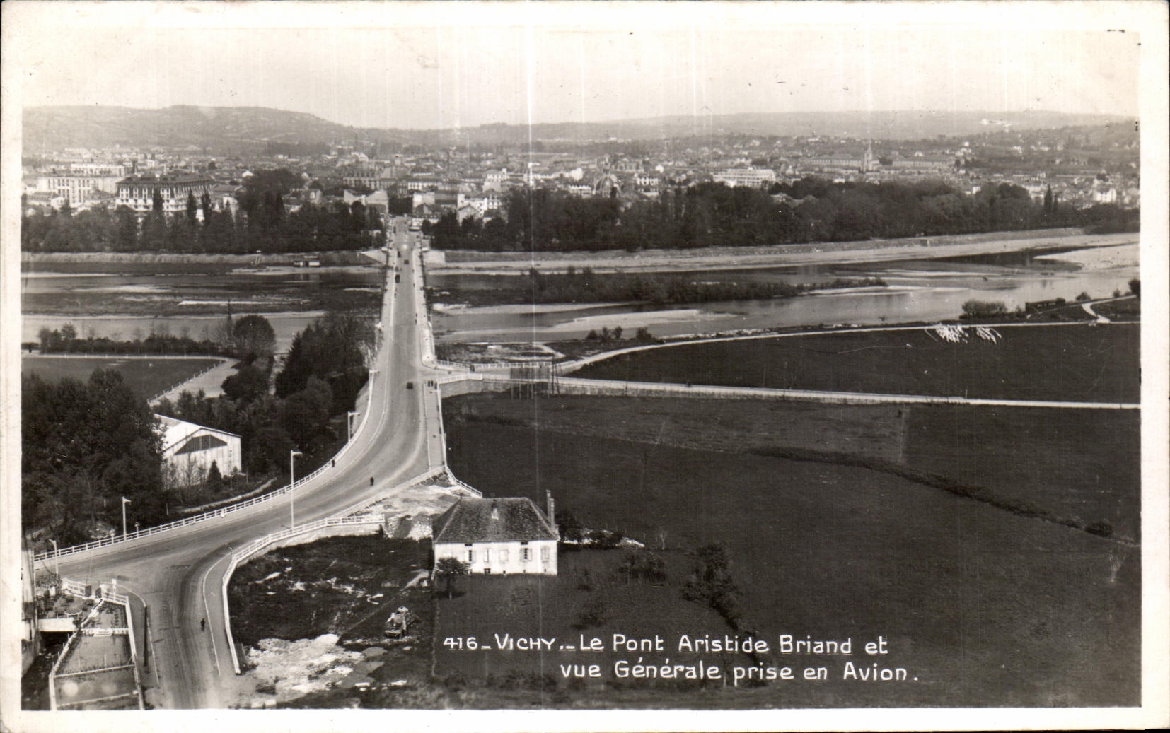CPA Vichy Le Pont Aristide Briand et vue Generale prise en Avion