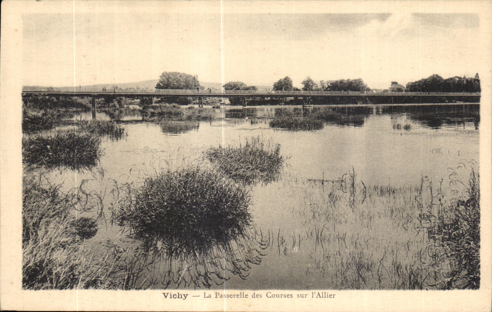 CPA Vichy the Footbridge of the Races on Allier