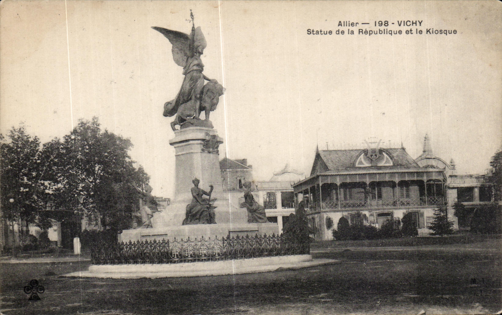 CPA Vichy Statue of Repubilique and the Kiosk