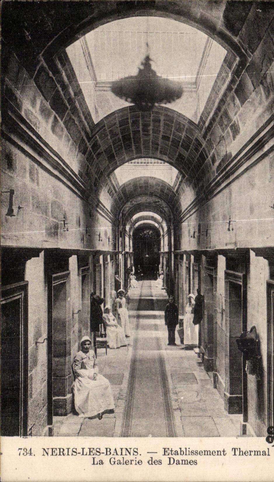 CPA Neris Les Bains Etablissement Thermal LA Galerie des Dames