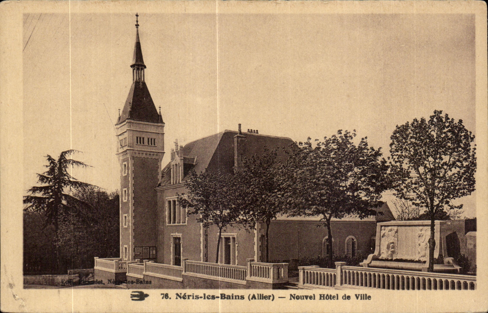 CPA Neris les Bains Allier Nouvel Hotel de Ville