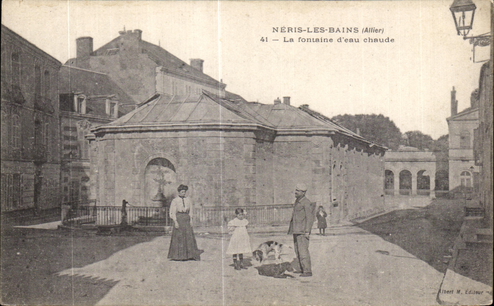CPA Neris les Bains Allier La fontaine d Eau Chaude