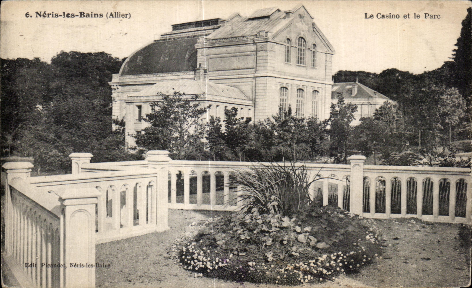 CPA Neris les Bains Allier Le Casino et le Parc