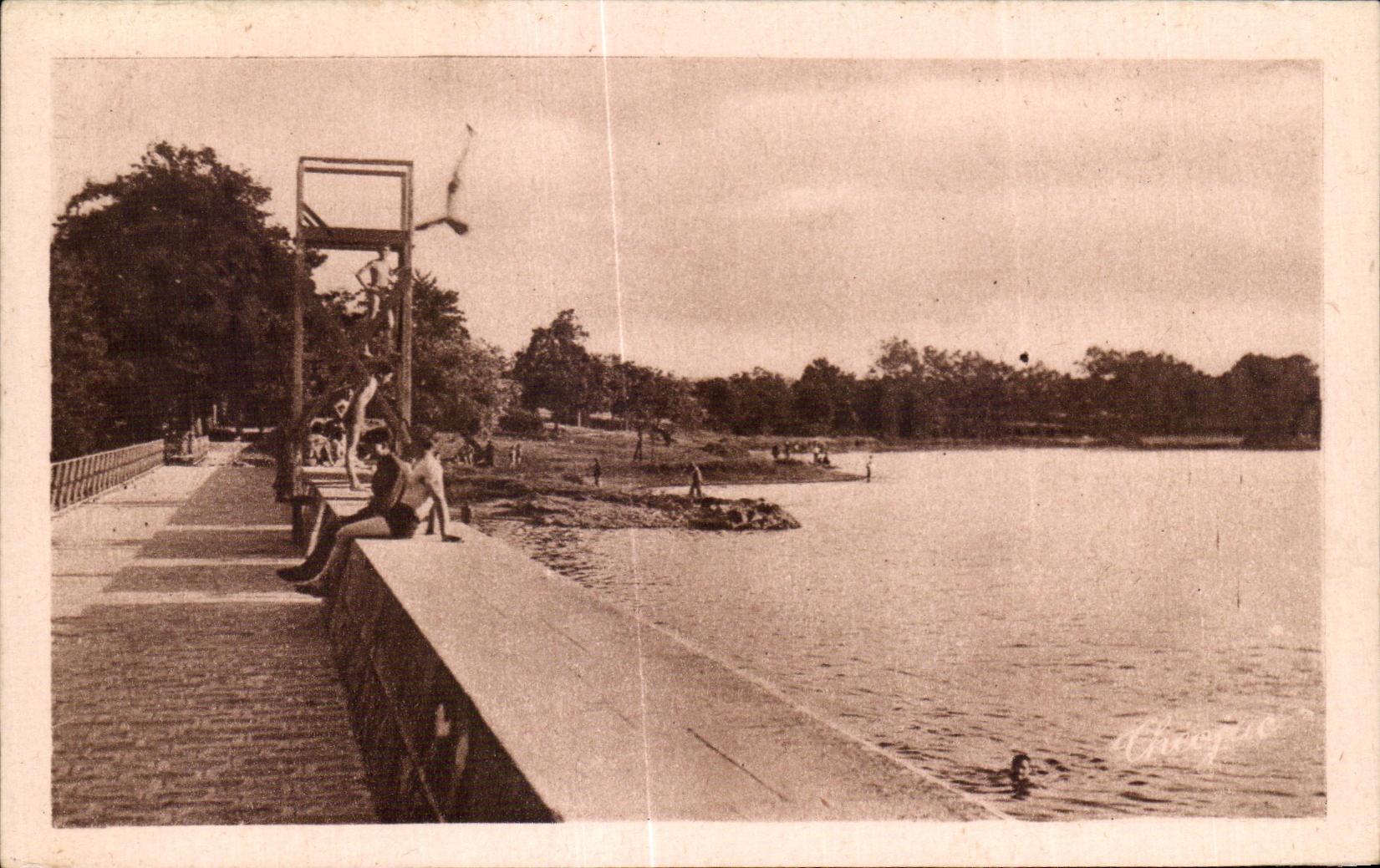 CPA Montlucon Allier the Beach
