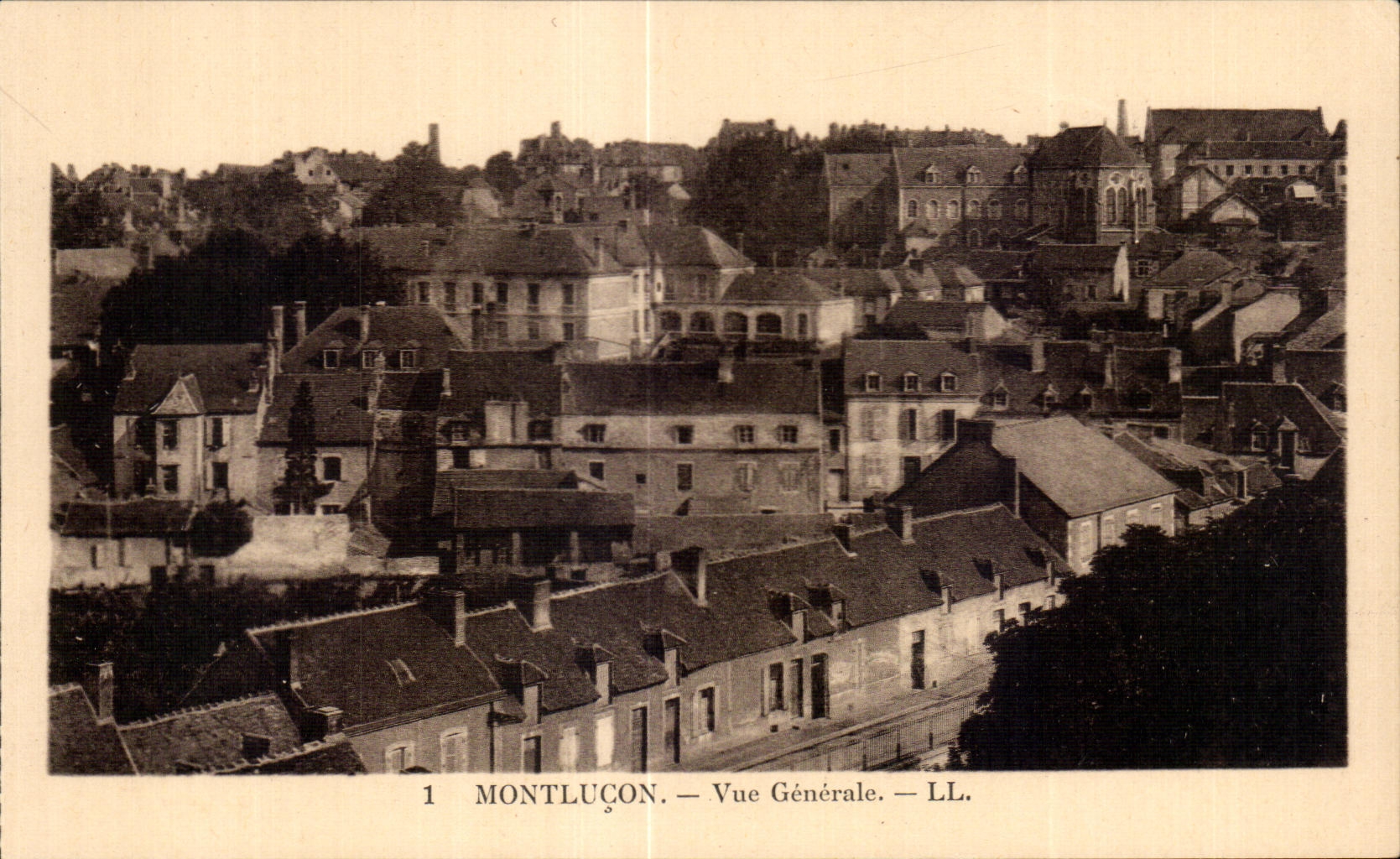 CPA Montlucon Vue generale