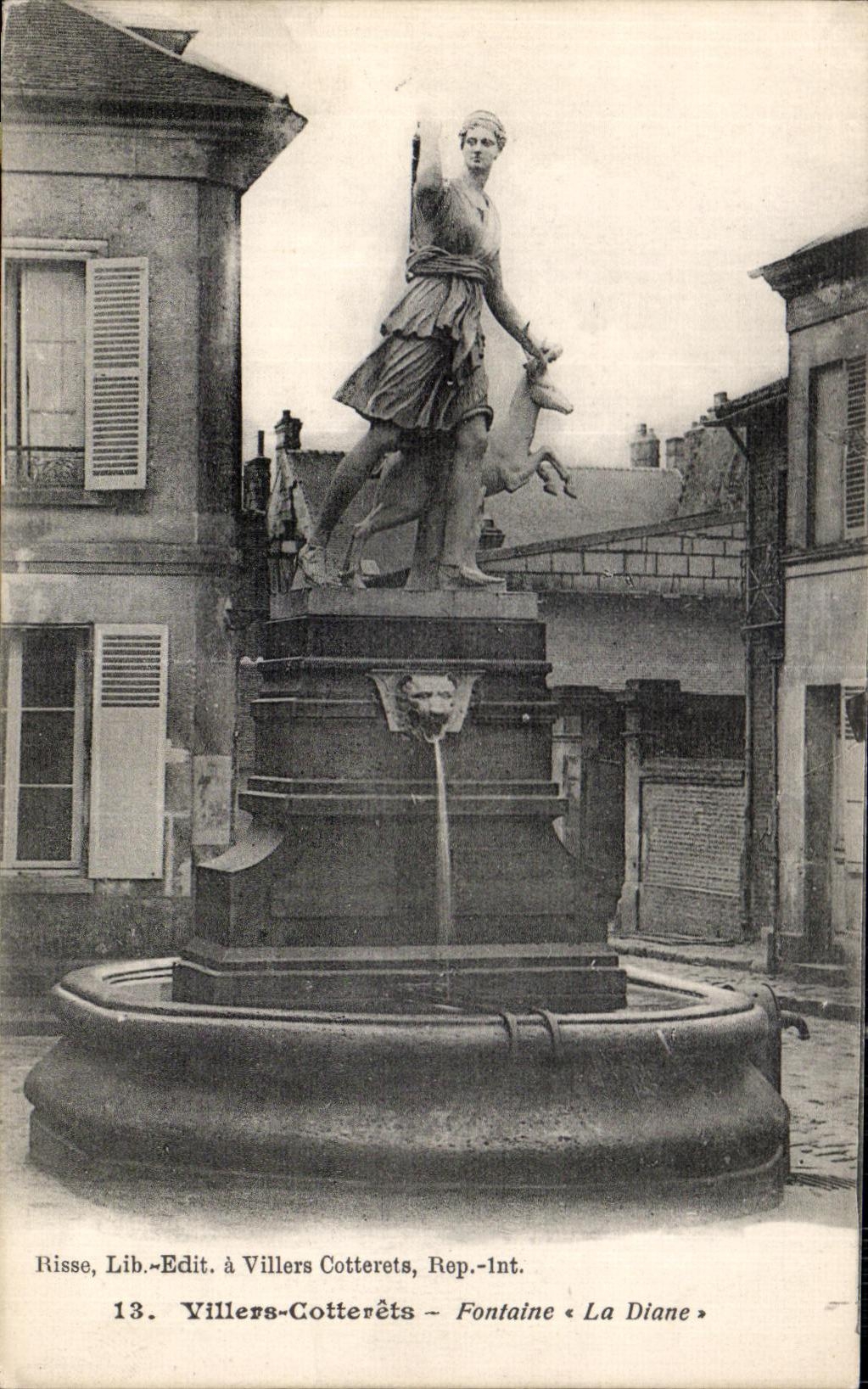 CPA Villers Cotterets Fountain the Diane
