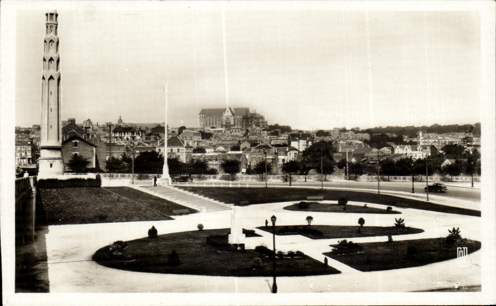 Saint Quentin de CPA el jardin de la estacion y del Baslilque
