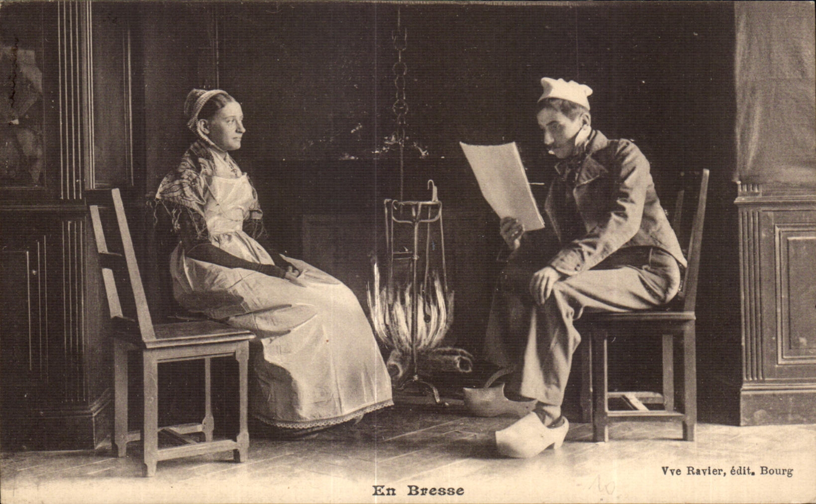 CPA IN Bresse Folklore Costume