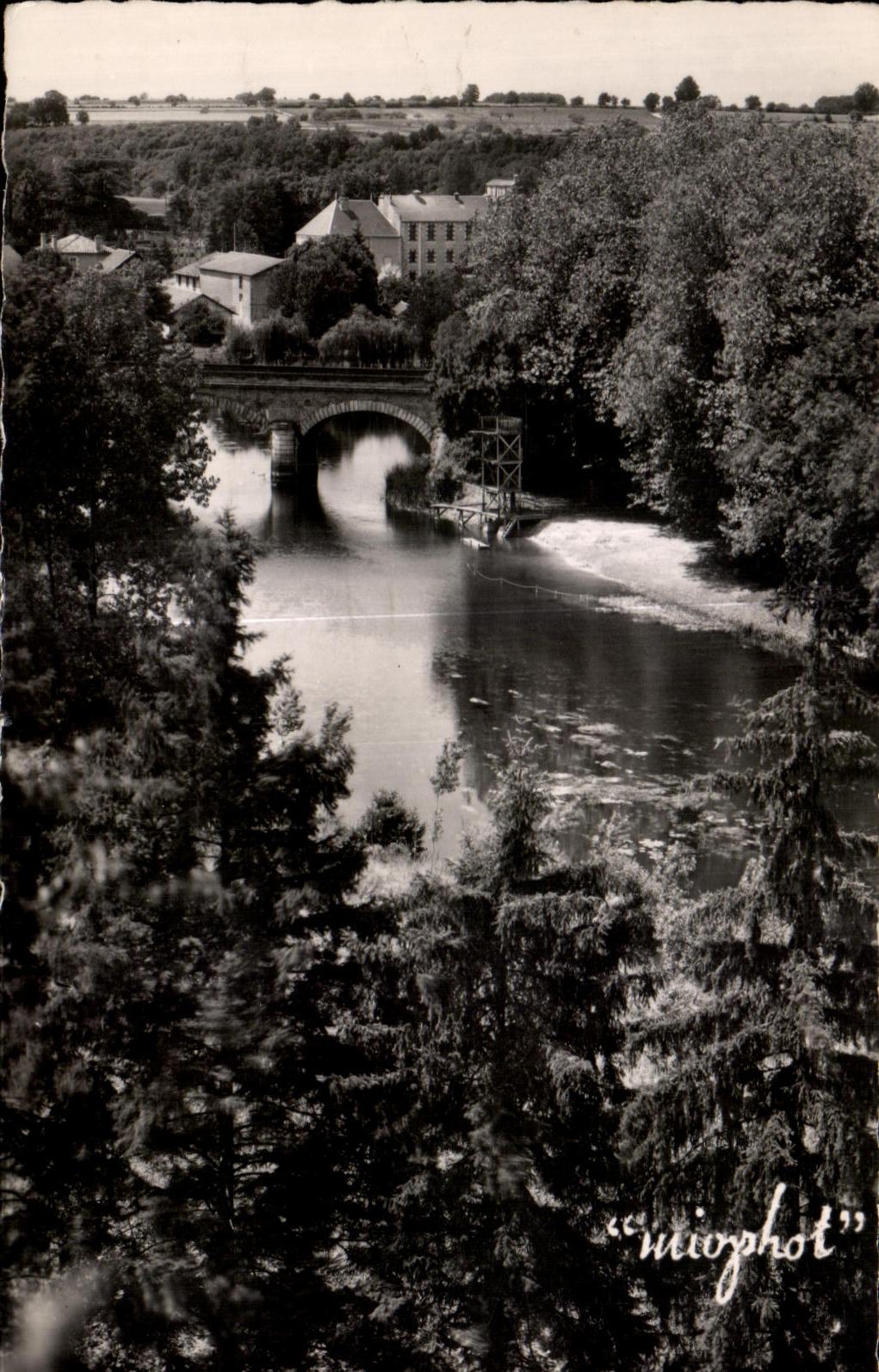 CPA Vivonne Pitttoresque the Beach seen of Fontrable