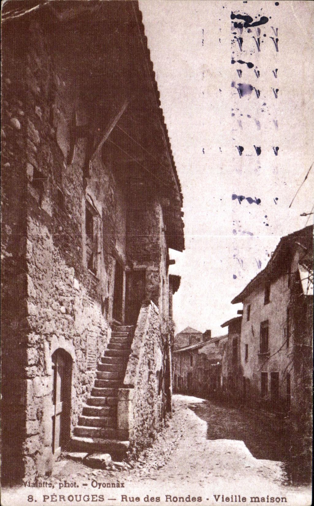 REPRO Perouges Rue des Rondes Vielle maison