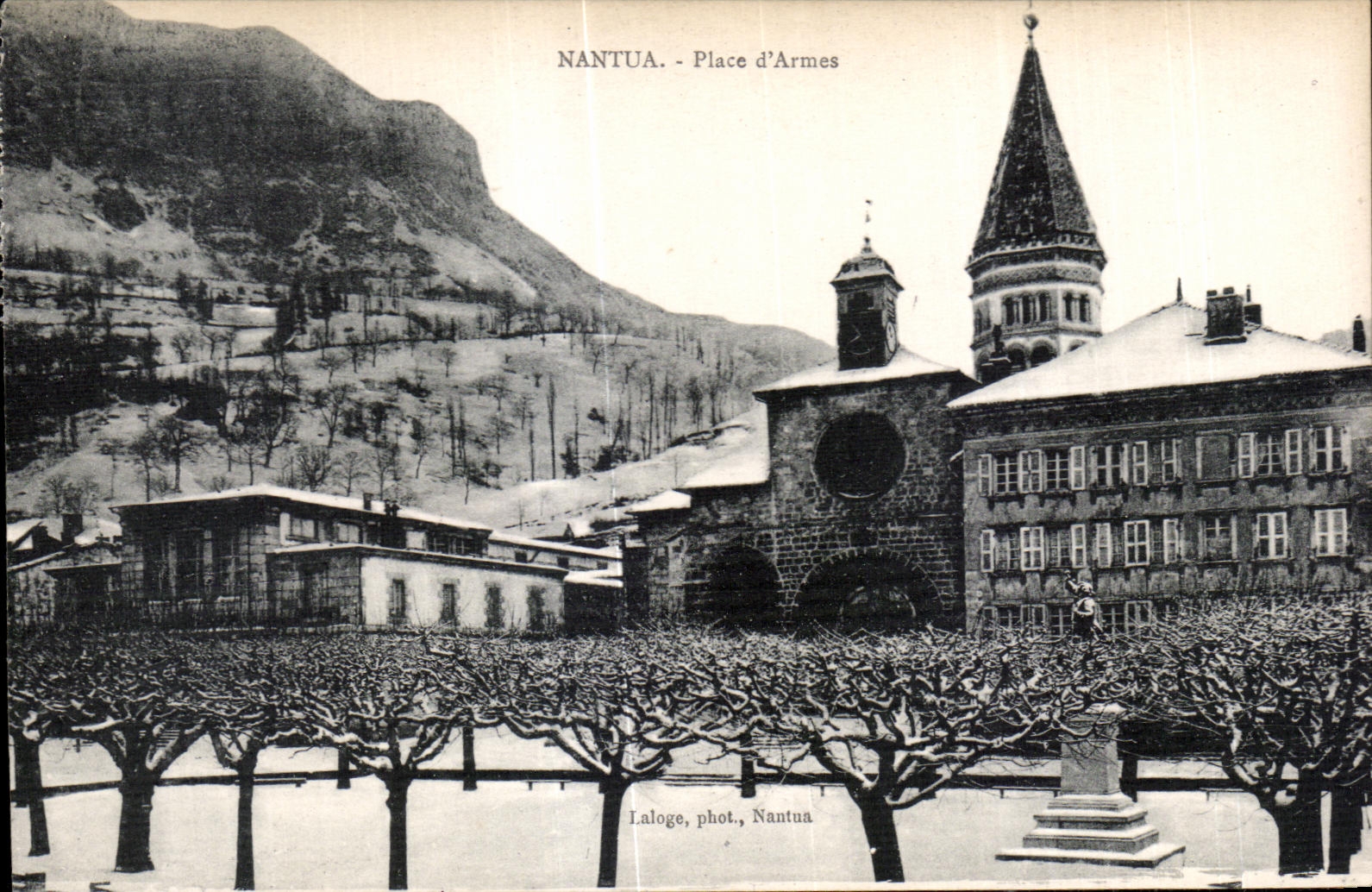 CPA Nantua Places Armes