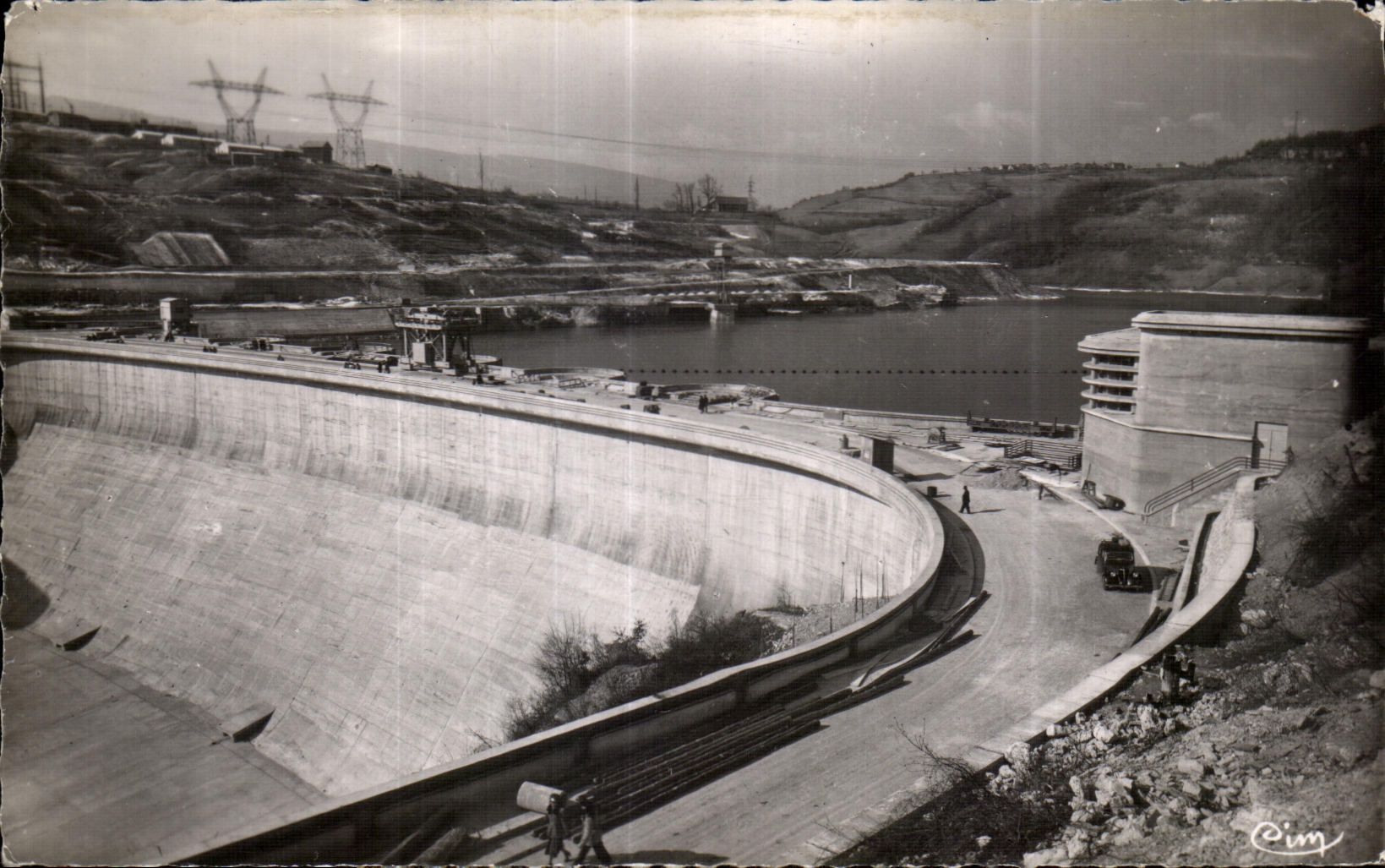 CPA Genissiat Ain Road and seen Together of the Stopping