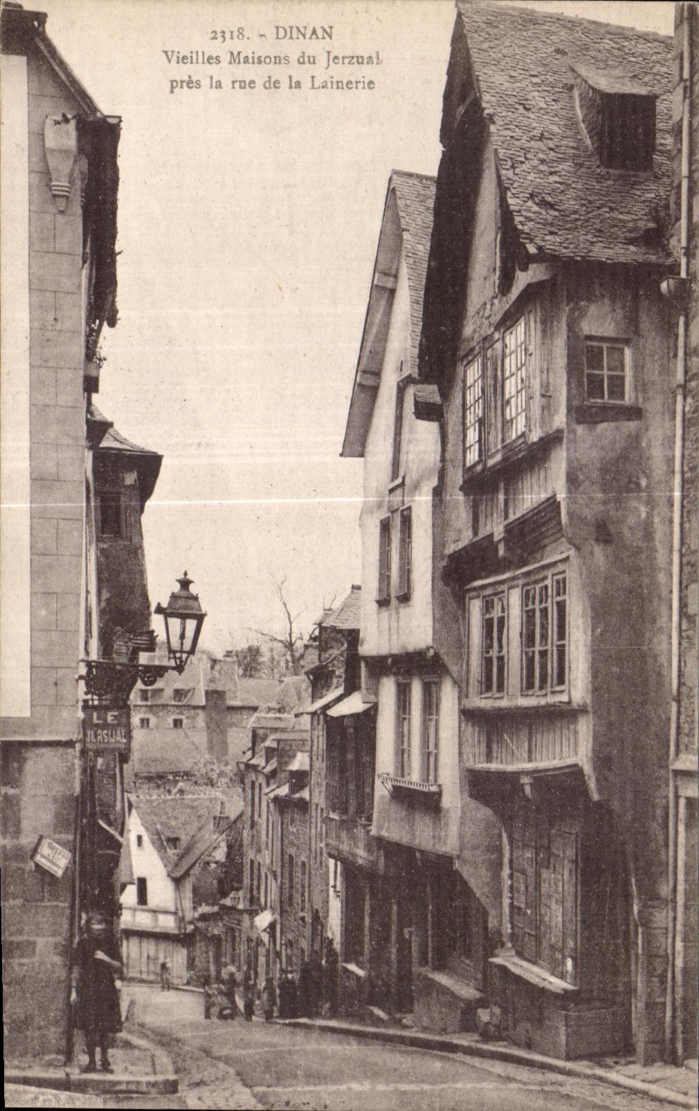 CPA Dinan Old women Houses of Jerzual close the street of the Woolen mill