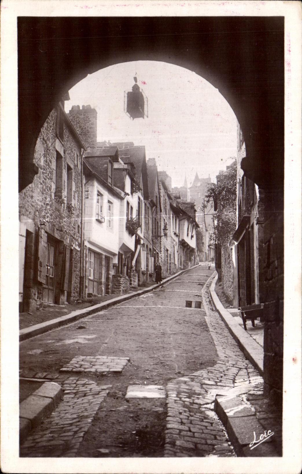 Strong CPA Dinan and Street of Jerzual