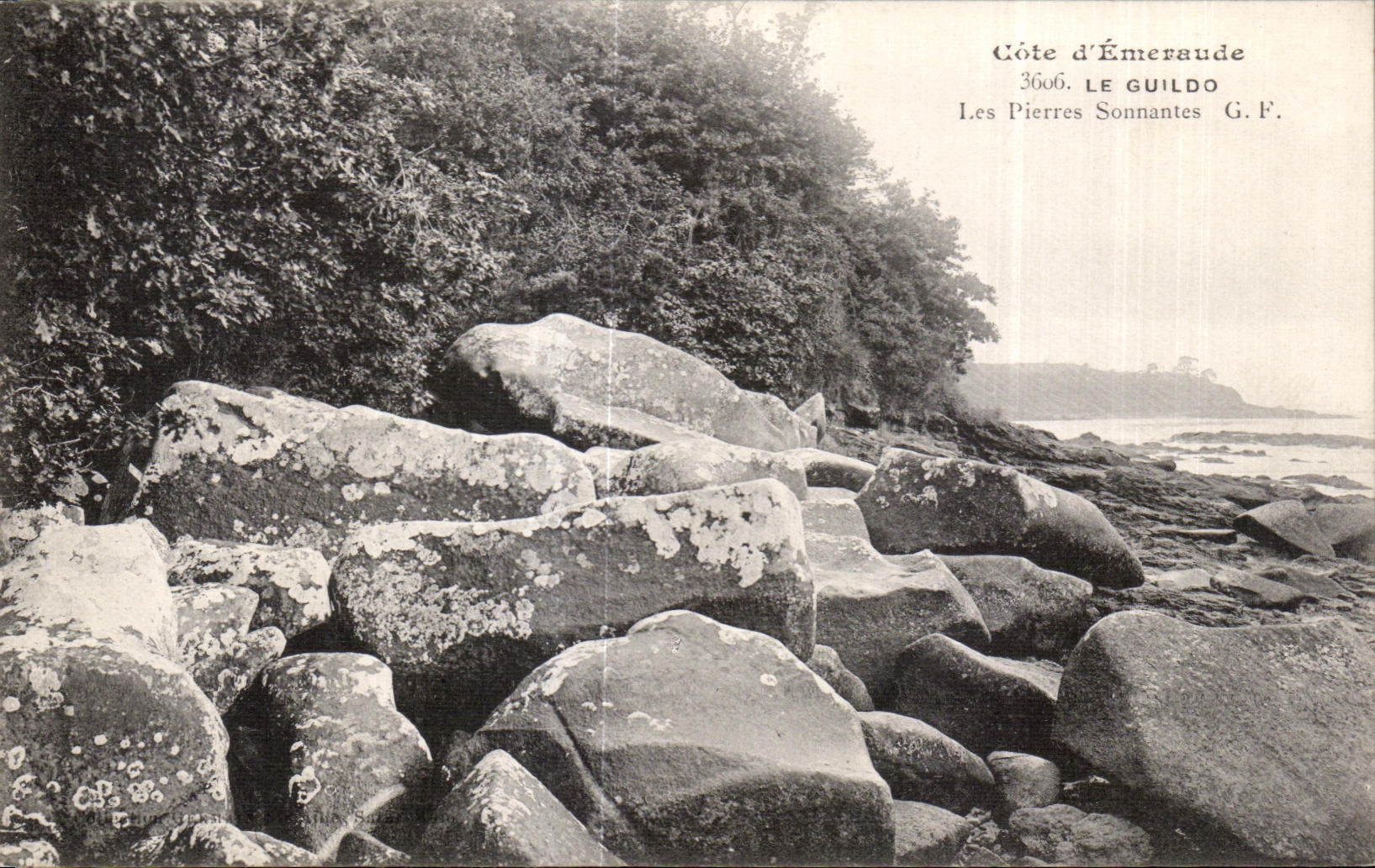 CPA Cote d Emeraude Le Guildo Les Pierres Sonnantes
