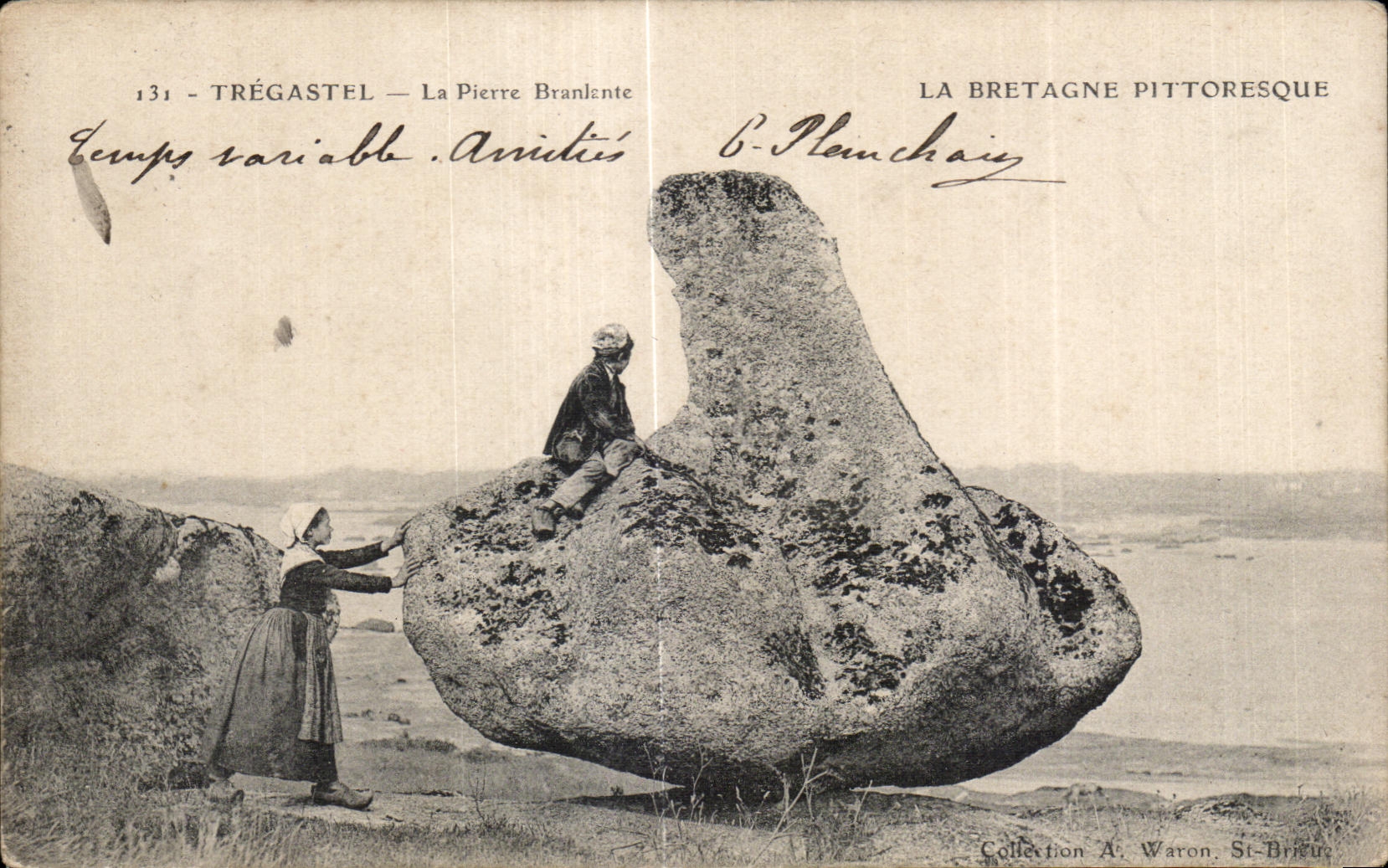 CPA Tregastel Le Pierre Branlante Enfants