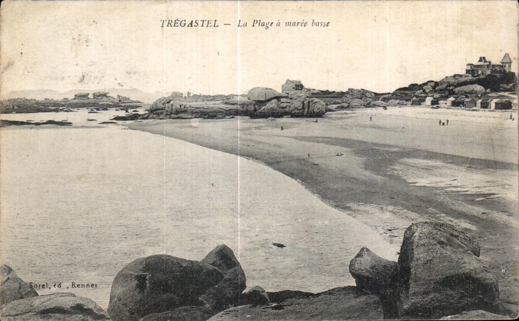 CPA Tregastel Le Plage has low tide