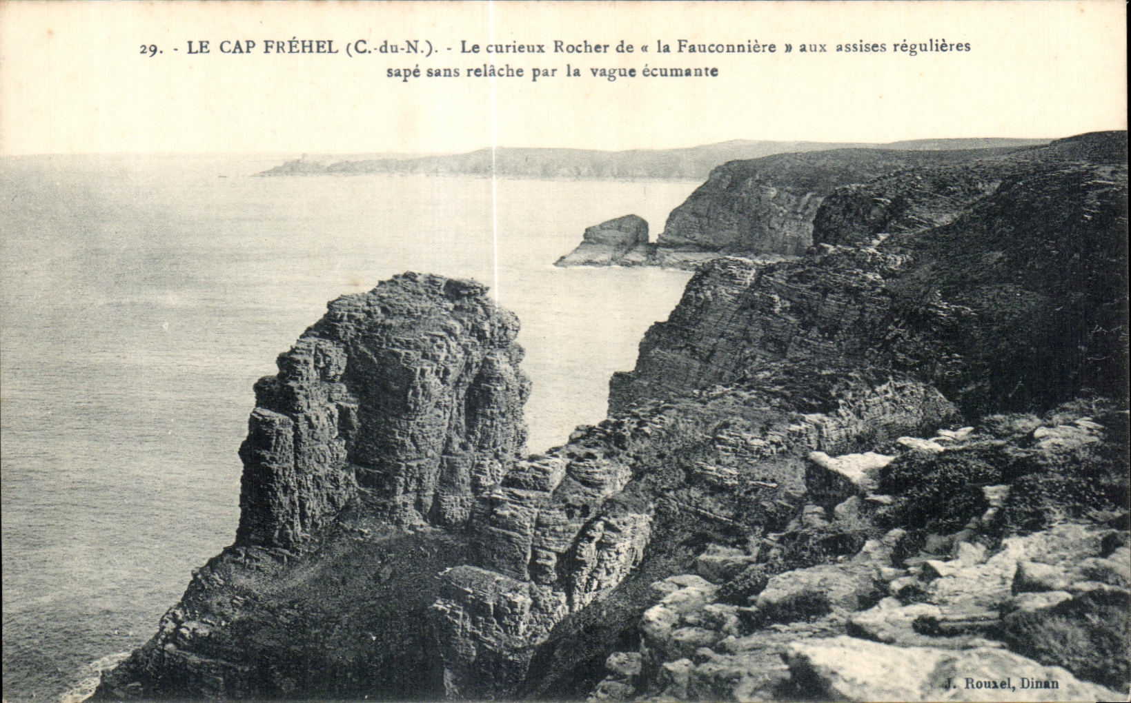 CPA the Cape Frehel Le Curieux Rock about Fauconniere has with Regulieres bases saps without Relache by Ecumenre Vagueness