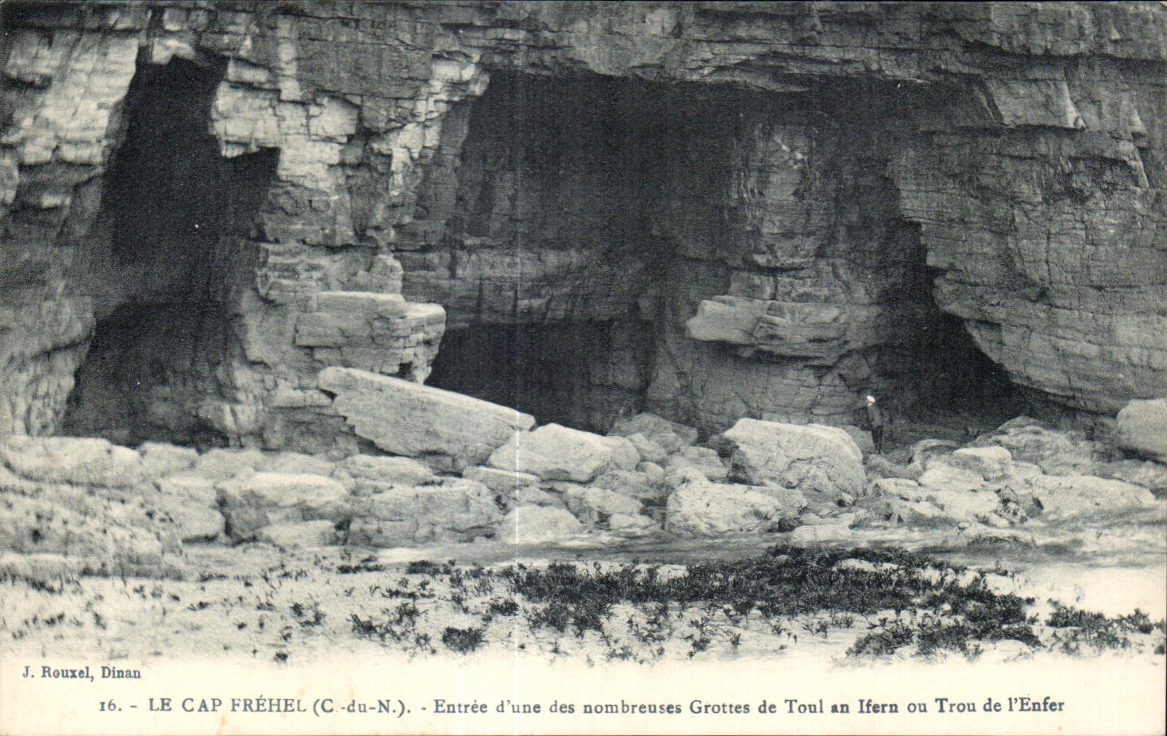 CPA the Cape Frehel Entrance one of the Many Caves of Toul year Ifern or Hole of Hell