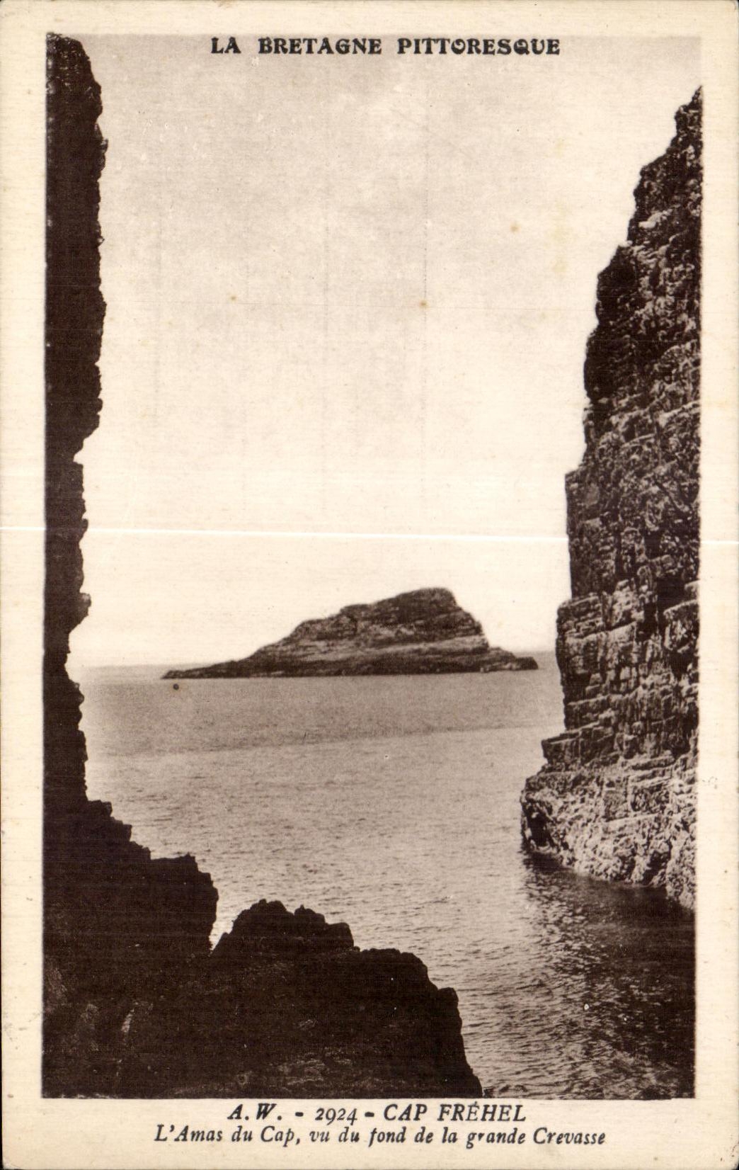 CPA Dimensions Emeraude Cape Frehel Cluster of the Cape seen of the Fund of the Large Crack