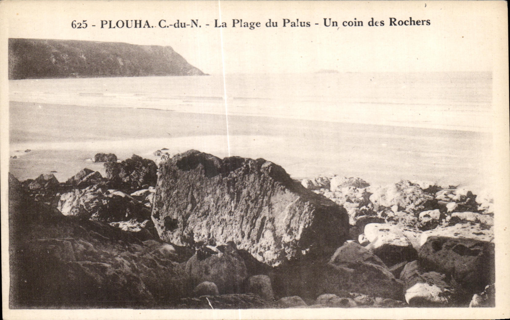 CPA Plouha La Plage du Palus Un Coin des Rochers
