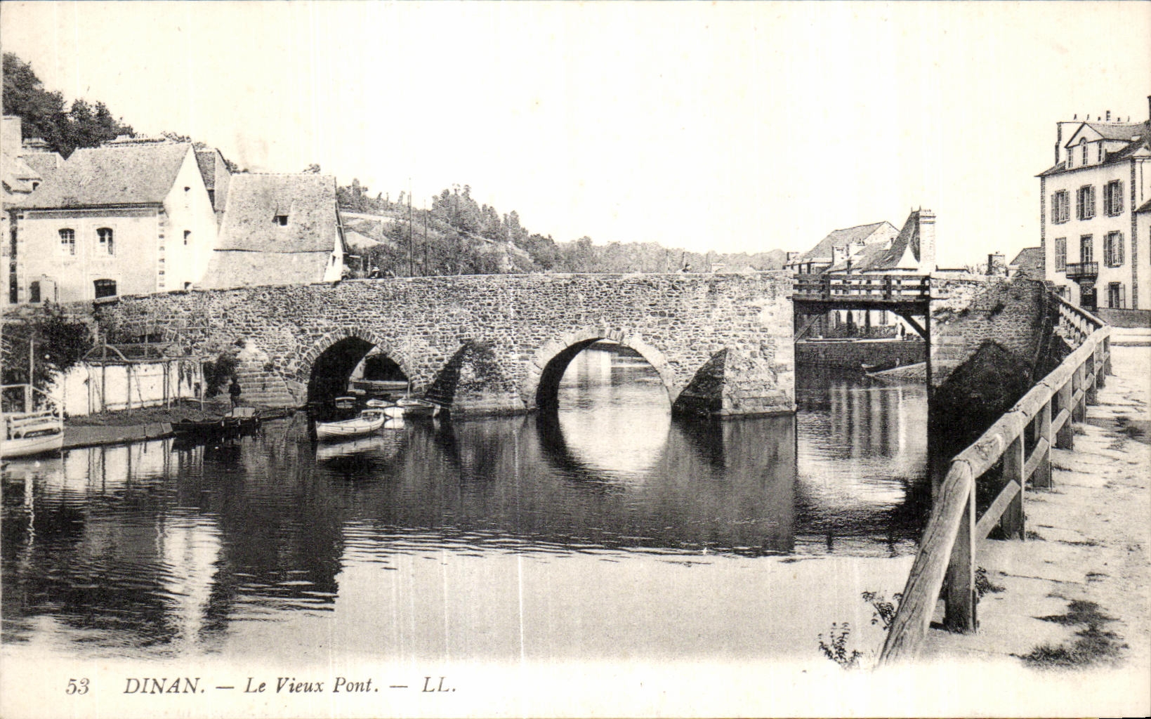 CPA Dinan Le old man Bridge
