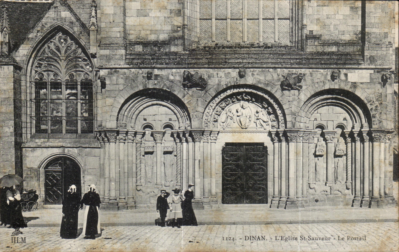 CPA Dinan Church St Sauvour Le Gate Folklore Costume