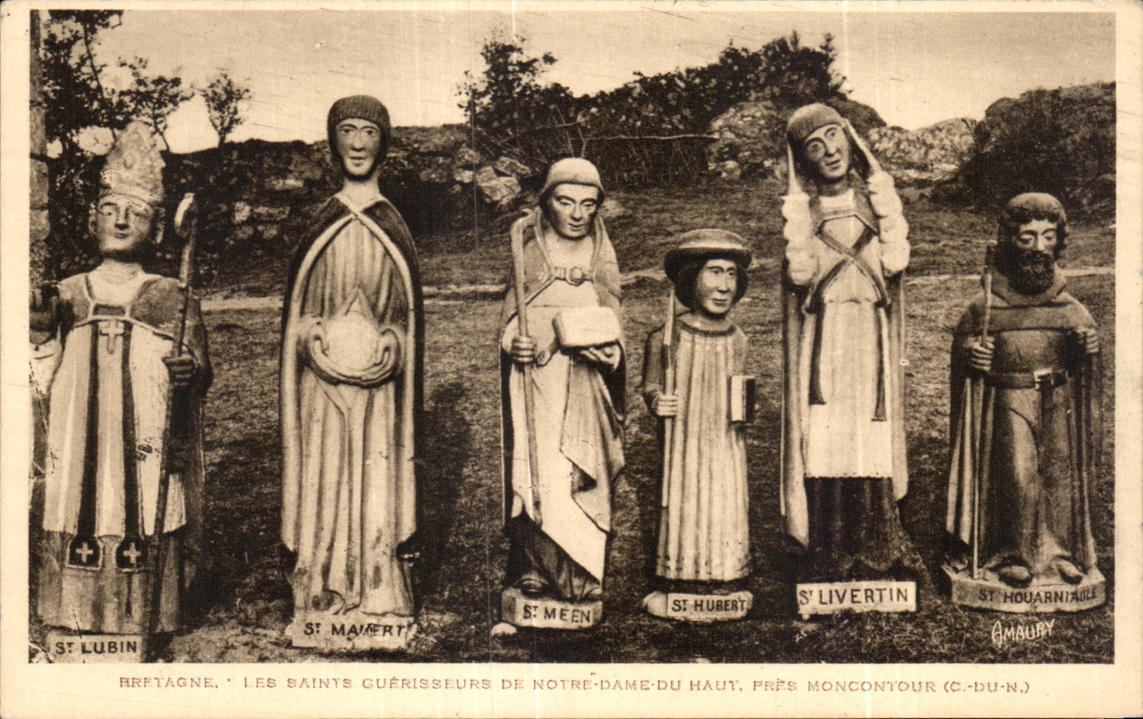 CPA Bretagne Les Saints Guerisseurs De Notre Dame Du Haut Pres Moncontour