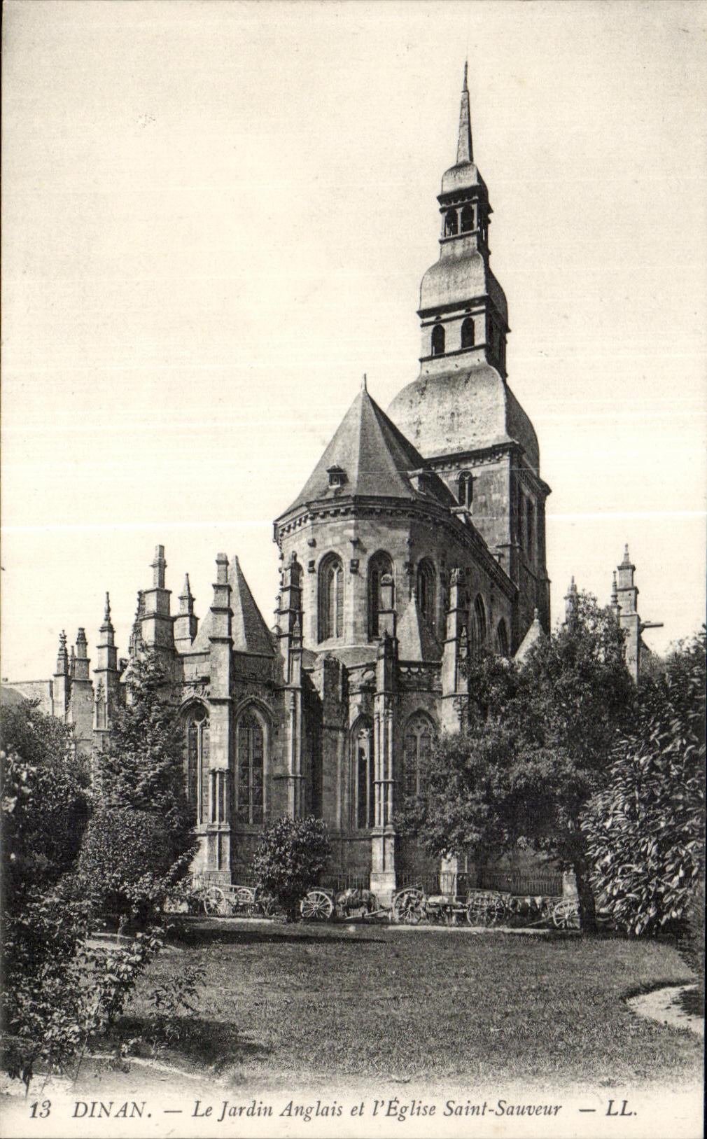 CPA Dinan Le English Garden and Church Saint Saver