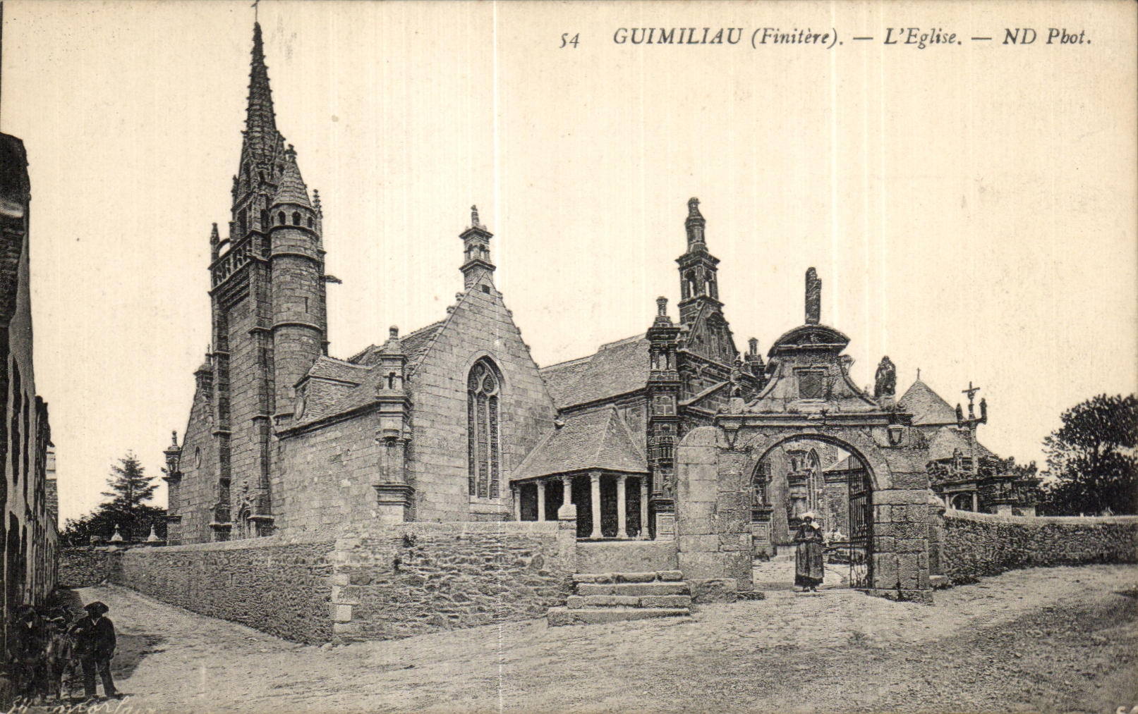 CPA Gumiliau (Finistere) L Eglise