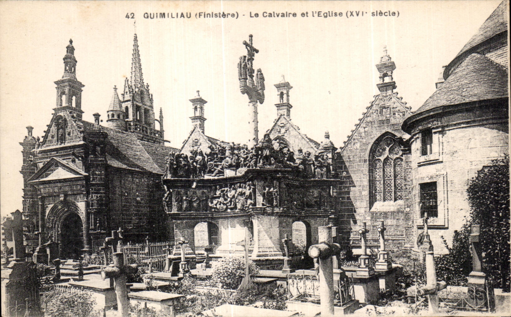 CPA Gumiliau (Finistere) Le Calvaire et I Eglise